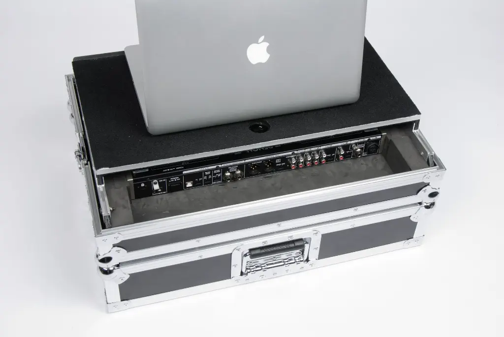 DJ-Controller Workstation MC-6000 - detail.webp